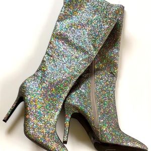 SILVER GLITTER BOOTS SZ. 8